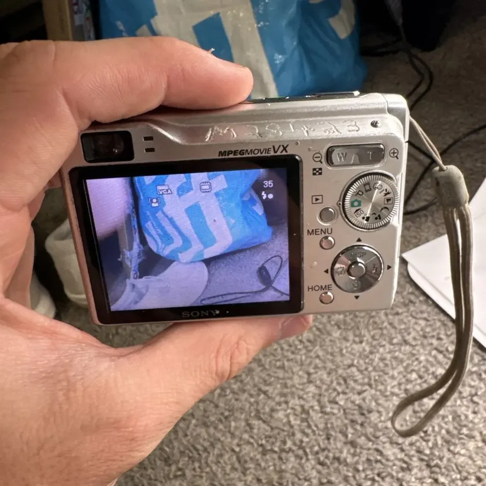 Sony Cybershot DSC-W80 7.2 MP Digital Camera + Battery NO CHARGER Tested WORKS